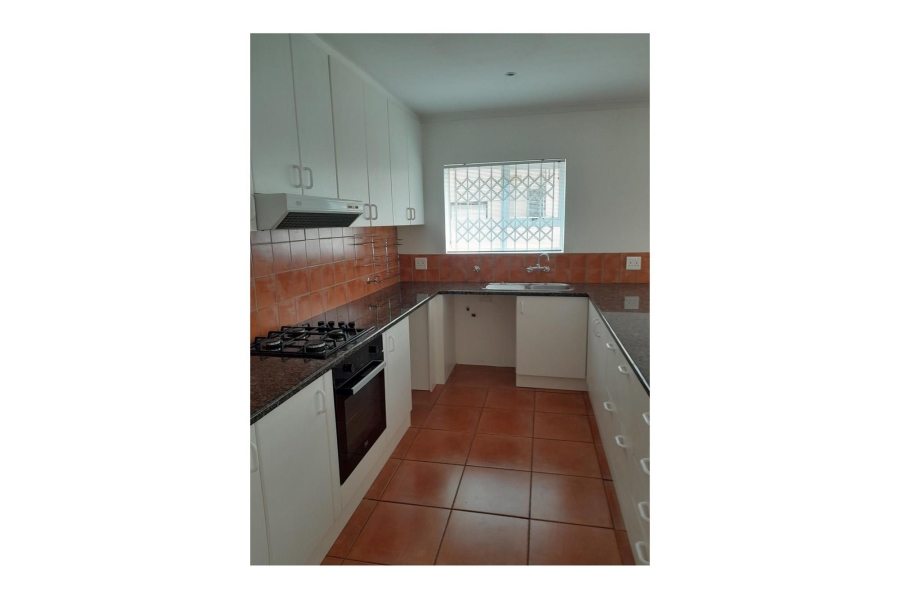 To Let 2 Bedroom Property for Rent in Parklands Western Cape